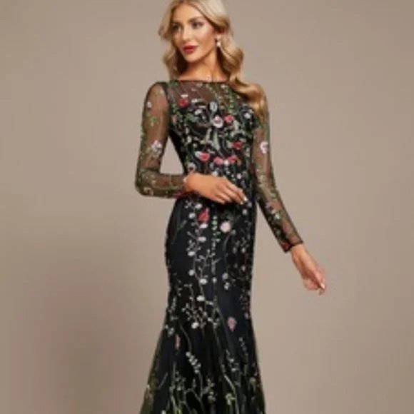 Sheath/Column Scoop Neck Floor-Length Lace Evening Dress. New. - Picture 1 of 13